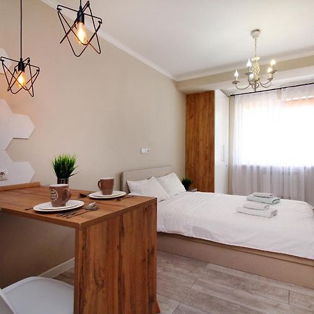 Studio In The Center 216 Алма Ата Екстериор снимка
