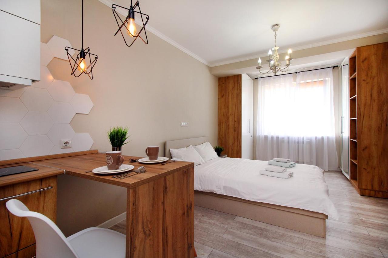 Studio In The Center 216 Алма Ата Екстериор снимка